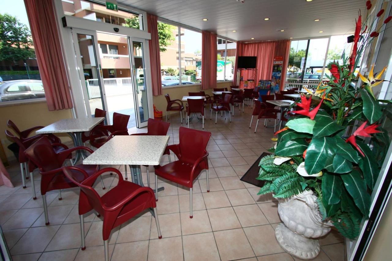 Hotel Arena Rimini Exterior photo