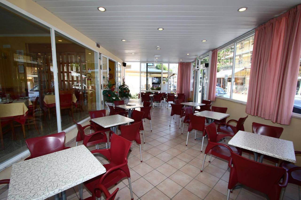 Hotel Arena Rimini Exterior photo